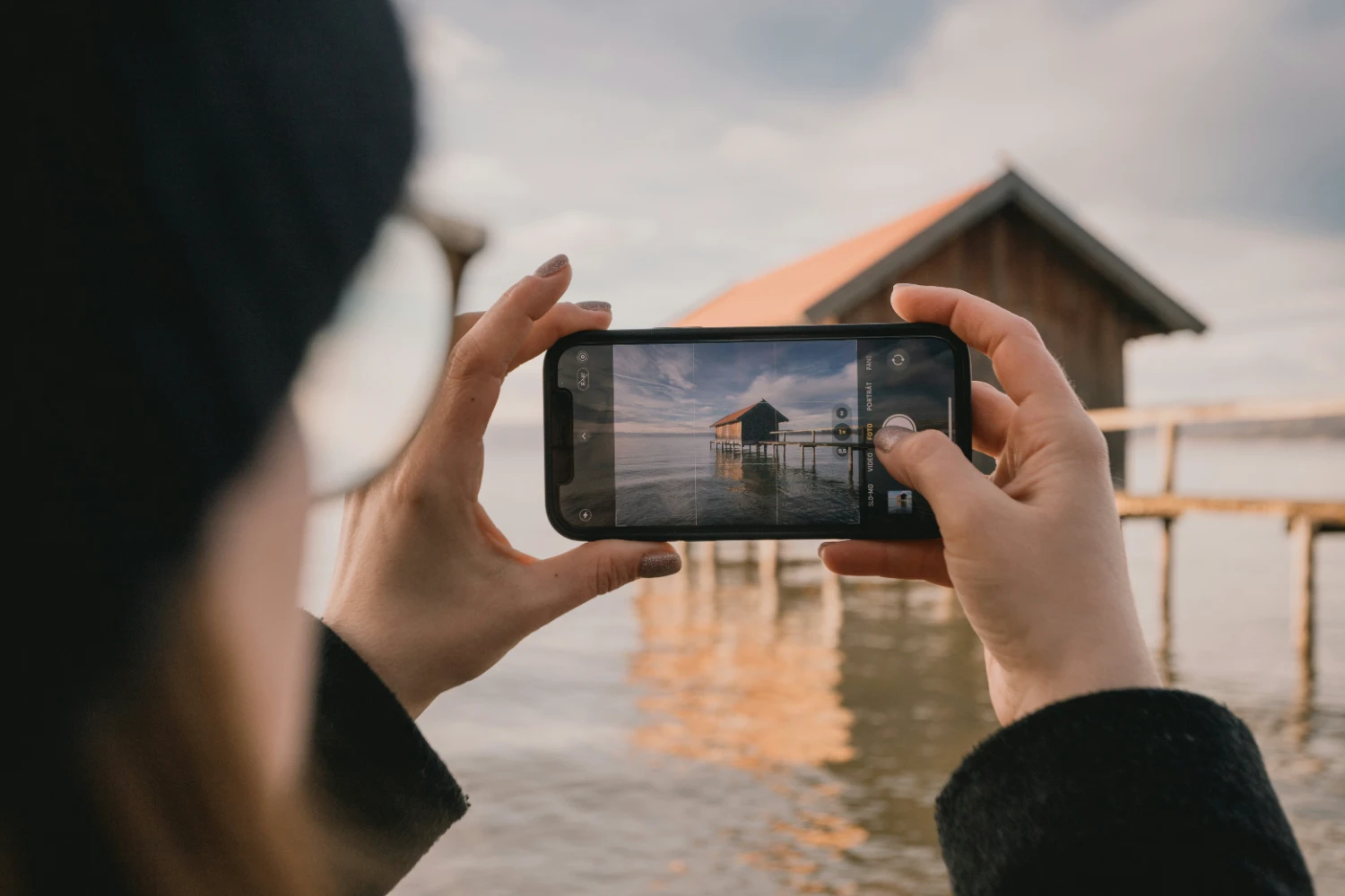 Should You Use the Zoom Function on Your Phone?